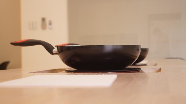 秋のフライパン料理を簡単に作るためのレシピは？